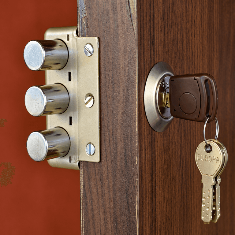 Europa 8113NS Satin Finish Tribolt 1CK with Latch Rimlock - View 3