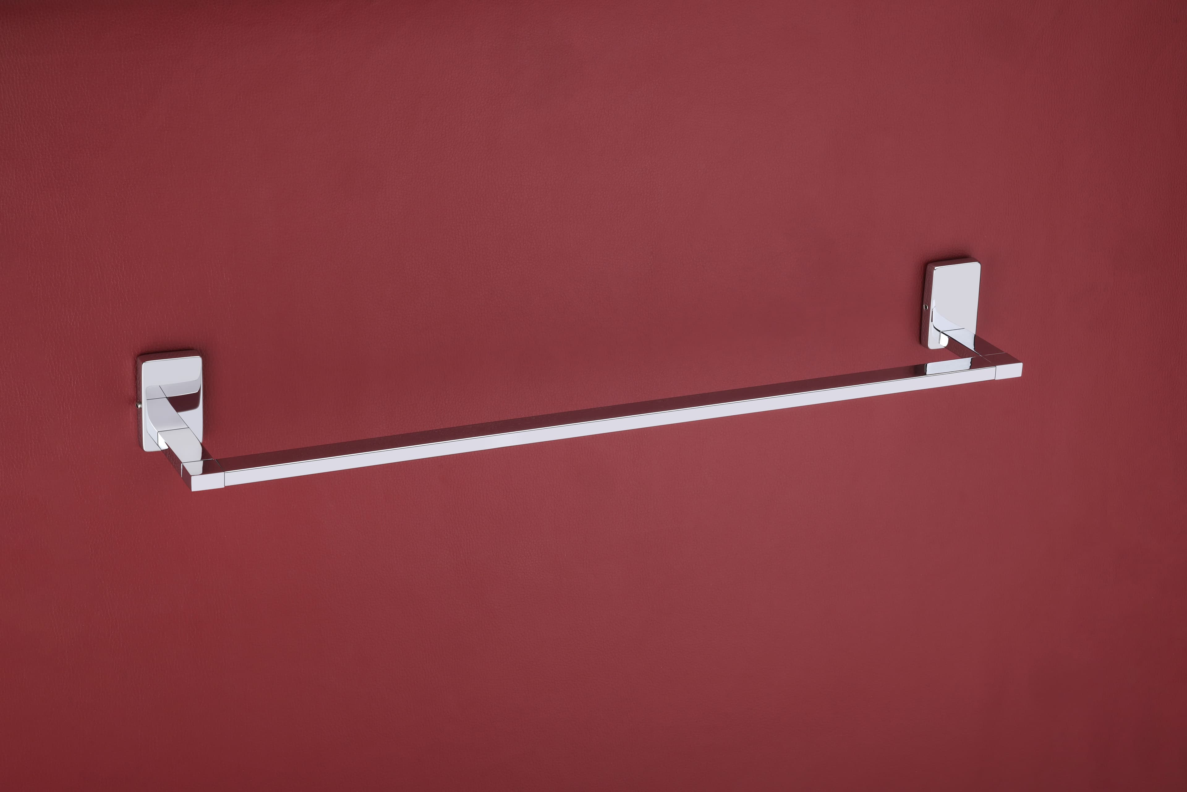 Evernew Regal Towel Bar - View 2
