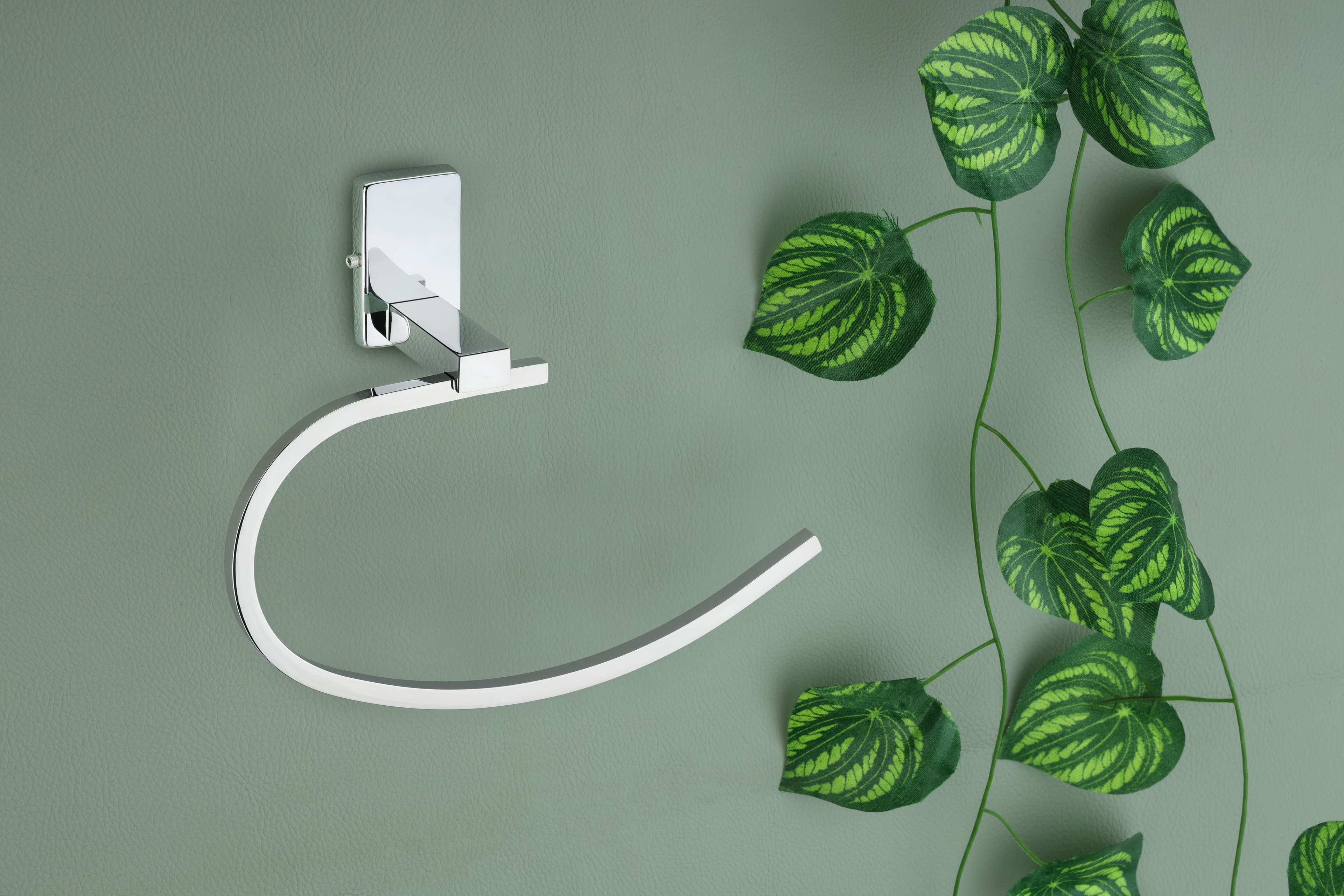 Evernew Regal Towel Ring - View 2